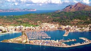 Imagen de archivo: Port d'Alc&uacute;dia