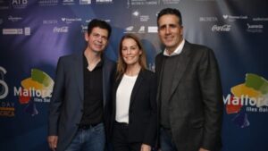 Indur&aacute;in con Llaneras y Theresa Zabell