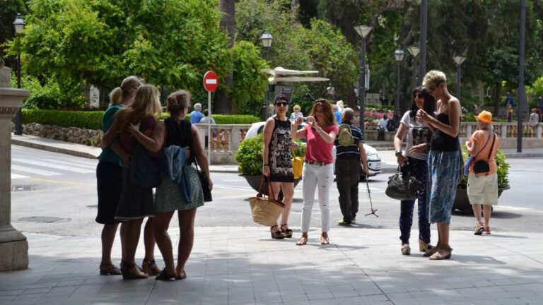 turistas, born