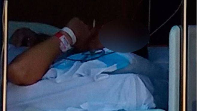 Imagen de archivo de un paciente fumando en un hospital de Mallorca