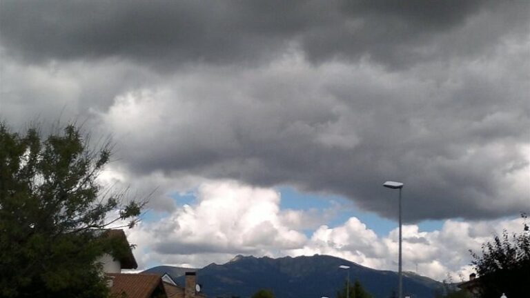 cielo nublado nube