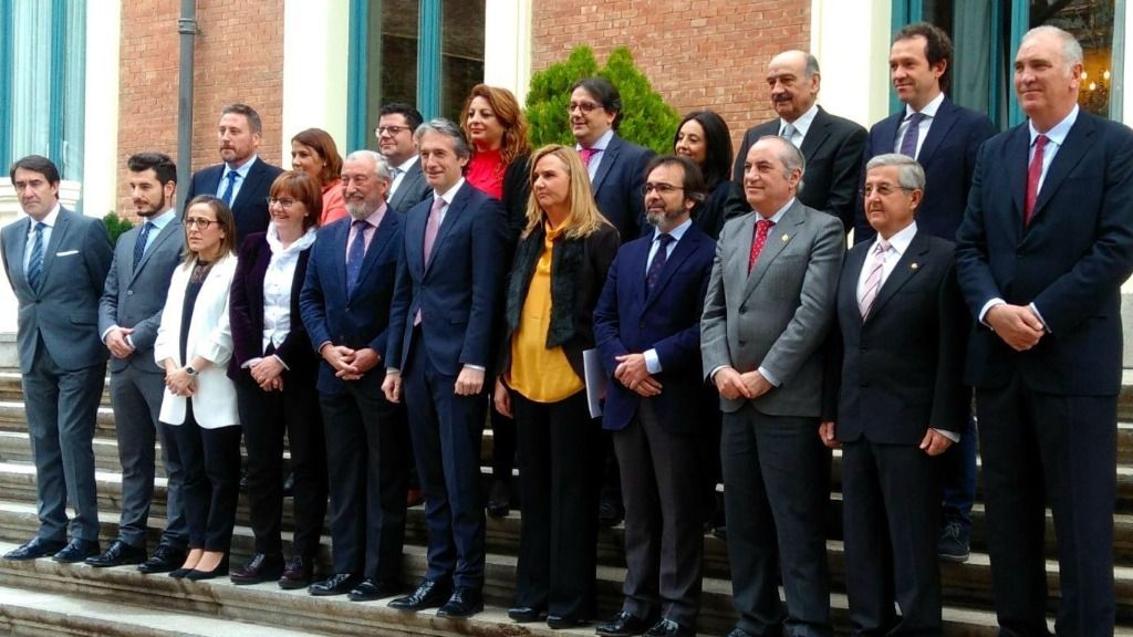 comisión ministro vivienda