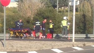 Los servicios m&eacute;dicos atendiendo a la v&iacute;ctima