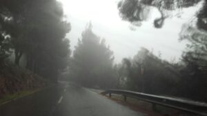 carretera temporal lluvia
