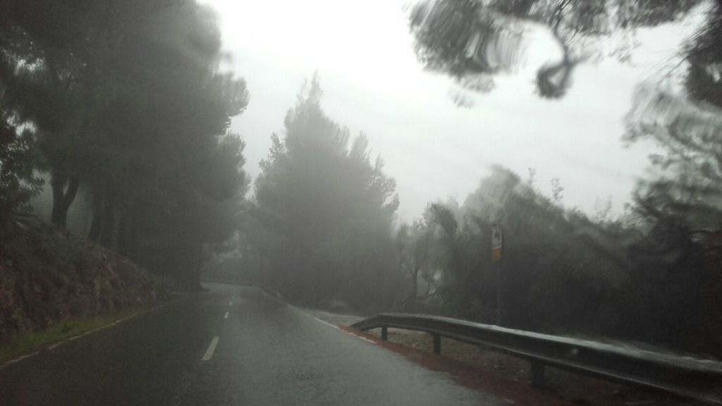 carretera temporal lluvia