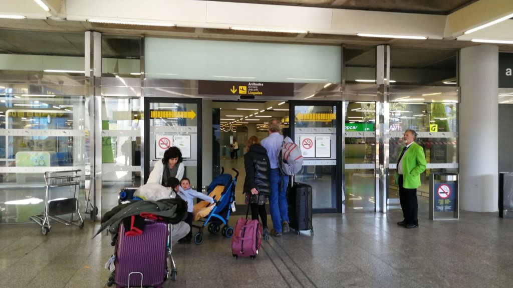 aeropuerto turismo palma son sant joan maletas