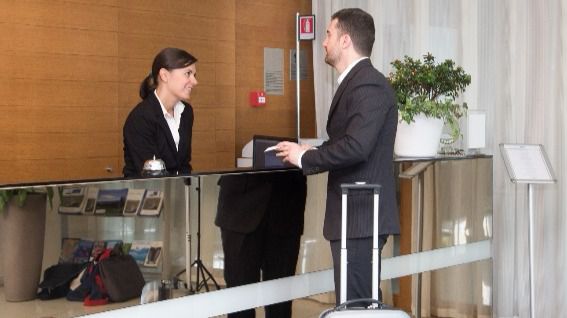 recepcion hotel trabajo turismo trabajador