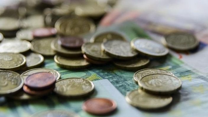 dinero monedas economía