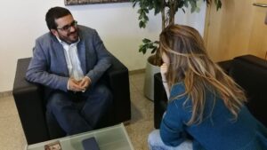 Un momento de la entrevista con el conseller