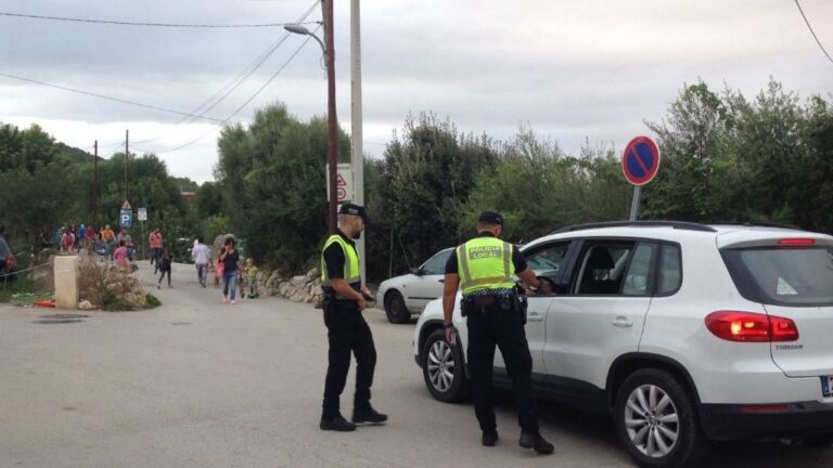 policía