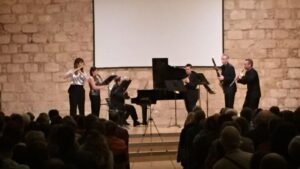 Simf&ograve;nica en Petit