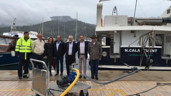 barcos azules