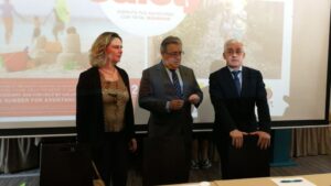 El Ministro Zoido junto a Mar&iacute;a Salom y el presidente de TourEspa&ntilde;a