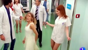 Fotograma de un sketch de TVE con "enfermeras sexis"