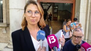 Clara Mart&iacute;nez abogada