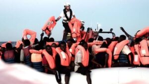 Im&aacute;genes de parte de los migrantes que est&aacute;n en el Aquarius