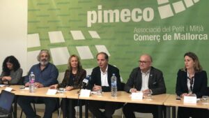 Ejecutiva de PIMECO con Toni Fuster en el centro