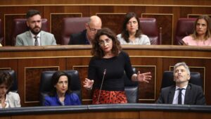 La ministra de Hacienda, Mar&iacute;a Jes&uacute;s Montero