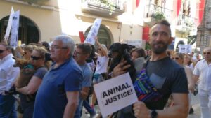 www.mallorcadiario.com_galerias-noticias_galerias_520449_manifestacionanimales_9_