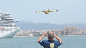 avi&oacute;n anfibio