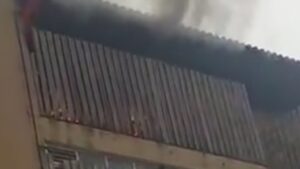 El humo era visible y ha alertado a los vecinos