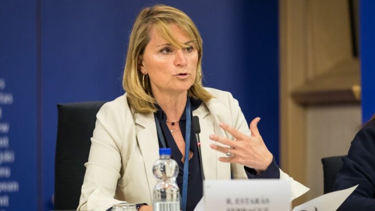 Rosa Estaràs