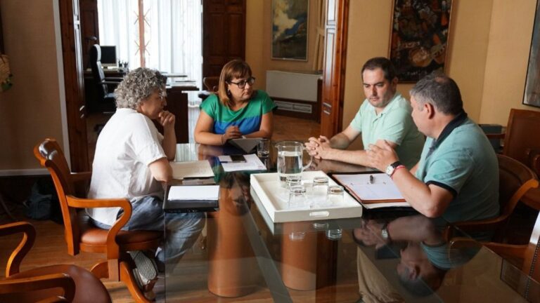 Reunión mantenida por la OCB y la titular de Turisme, Bel Busquets