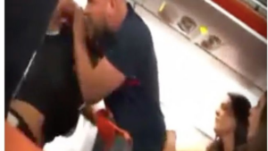 Avi&oacute;n pelea ibiza