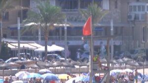 bandera roja ciutat jard&iacute;