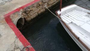 vertido puerto club molinar