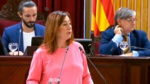 La presidenta de Balears durante su discurso