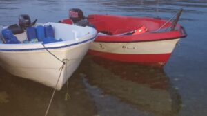 Imagen de las pateras halladas este jueves