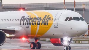 primera Air avion