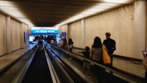 aeropuerto son sant joan turista