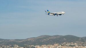 Avi&oacute;n aterrizando en Son Sant Joan