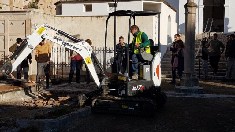 El inicio de los trabajos de exhumación ha comenzado a las 09:00 horas