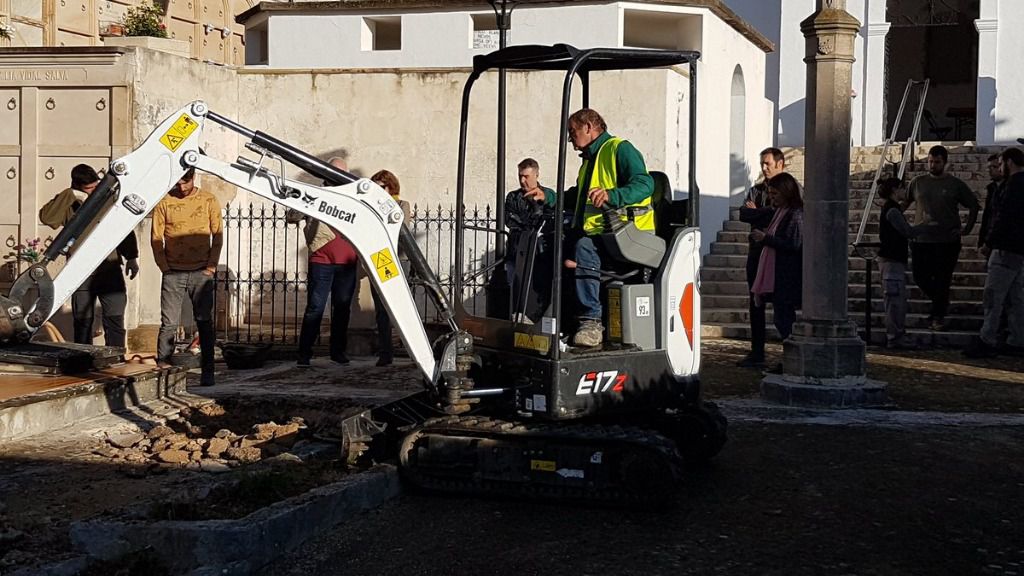 El inicio de los trabajos de exhumación ha comenzado a las 09:00 horas