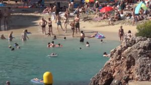 cala d'or turistas playa