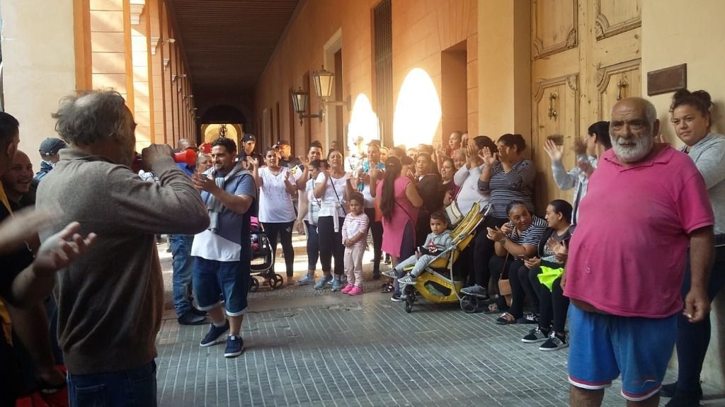 protesta son banya parlament