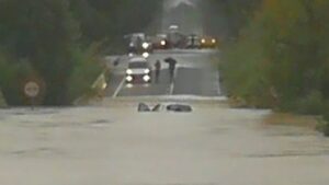 Carretera cortada lluvias