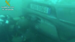 coche hundido inundaciones sant lloren&ccedil; guardia civil