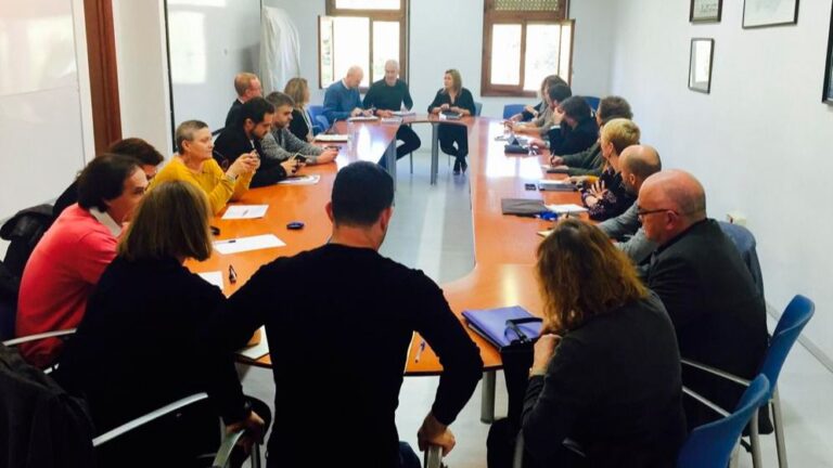 Reunión del Consell con sindicatos, federaciones y asociaciones