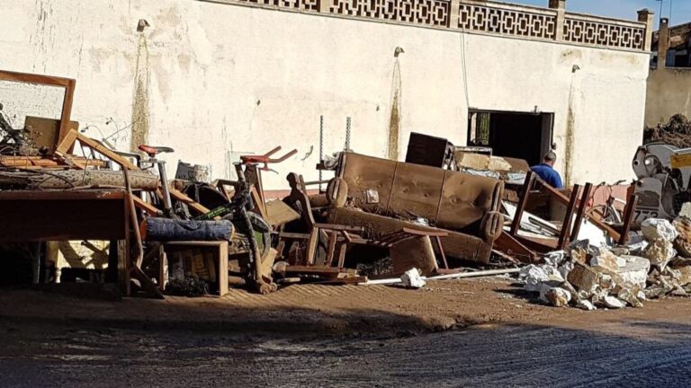 14 son industriales y 102 pertenecen al ámbito del comercio, restauración y hostelería