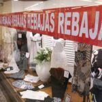 rebajas tienda comercio escaparate