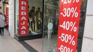 rebajas tienda comercio escaparate