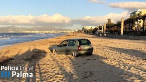 coche abandonado playa de palma