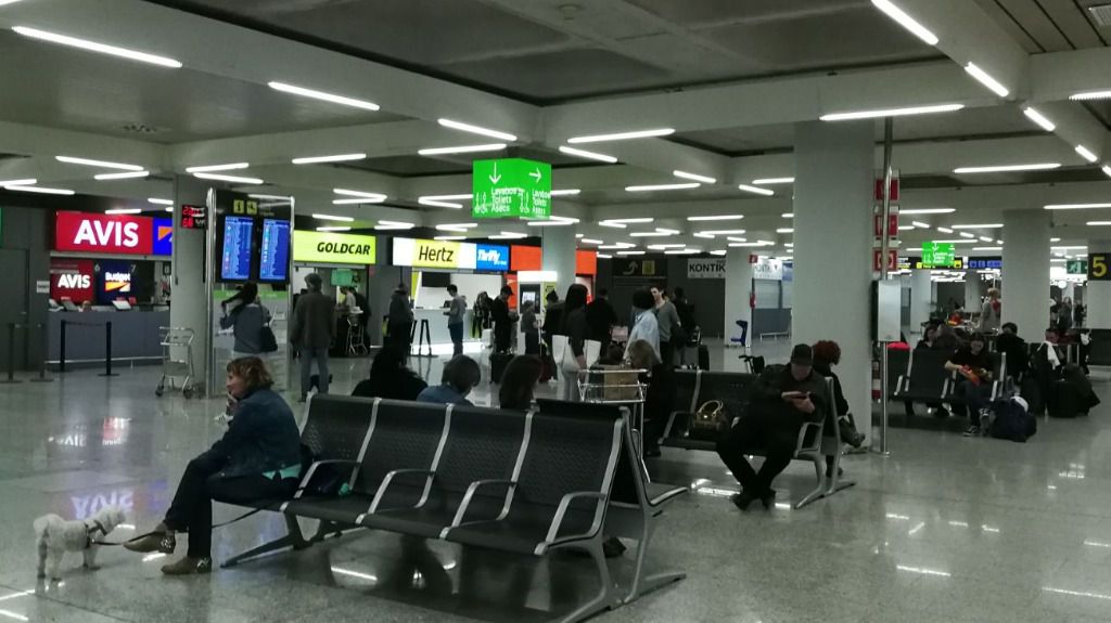 aeropuerto turismo palma son sant joan maletas