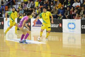 www.mallorcadiario.com_galerias-noticias_galerias_527909_JanParasoInterioryelPalmaFutsal_14_