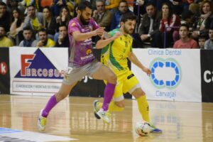 www.mallorcadiario.com_galerias-noticias_galerias_527909_JanParasoInterioryelPalmaFutsal_16_