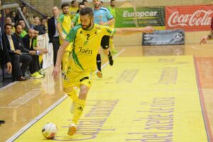 www.mallorcadiario.com_galerias-noticias_galerias_527909_JanParasoInterioryelPalmaFutsal_8_
